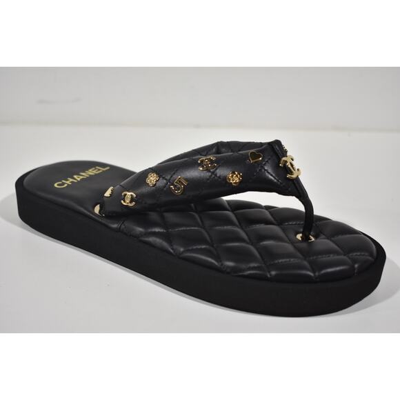 Chanel 23P Black Quilted Charms Padded Pool Thong Logo Mule Slide Flat Sandal 41 - Picture 1 of 12